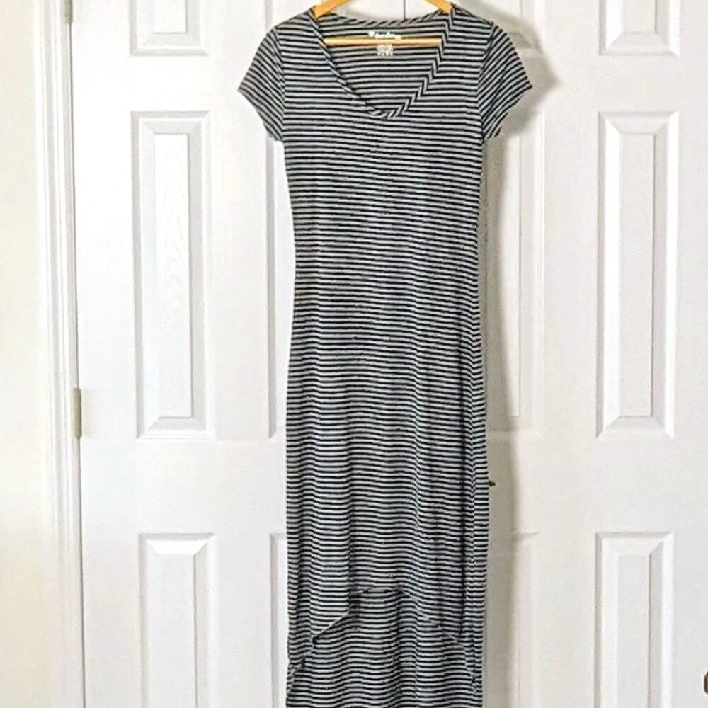 JUST LOVE Women's Dip Hem Tee Shirt Dress Size M Black Gray Stripes
